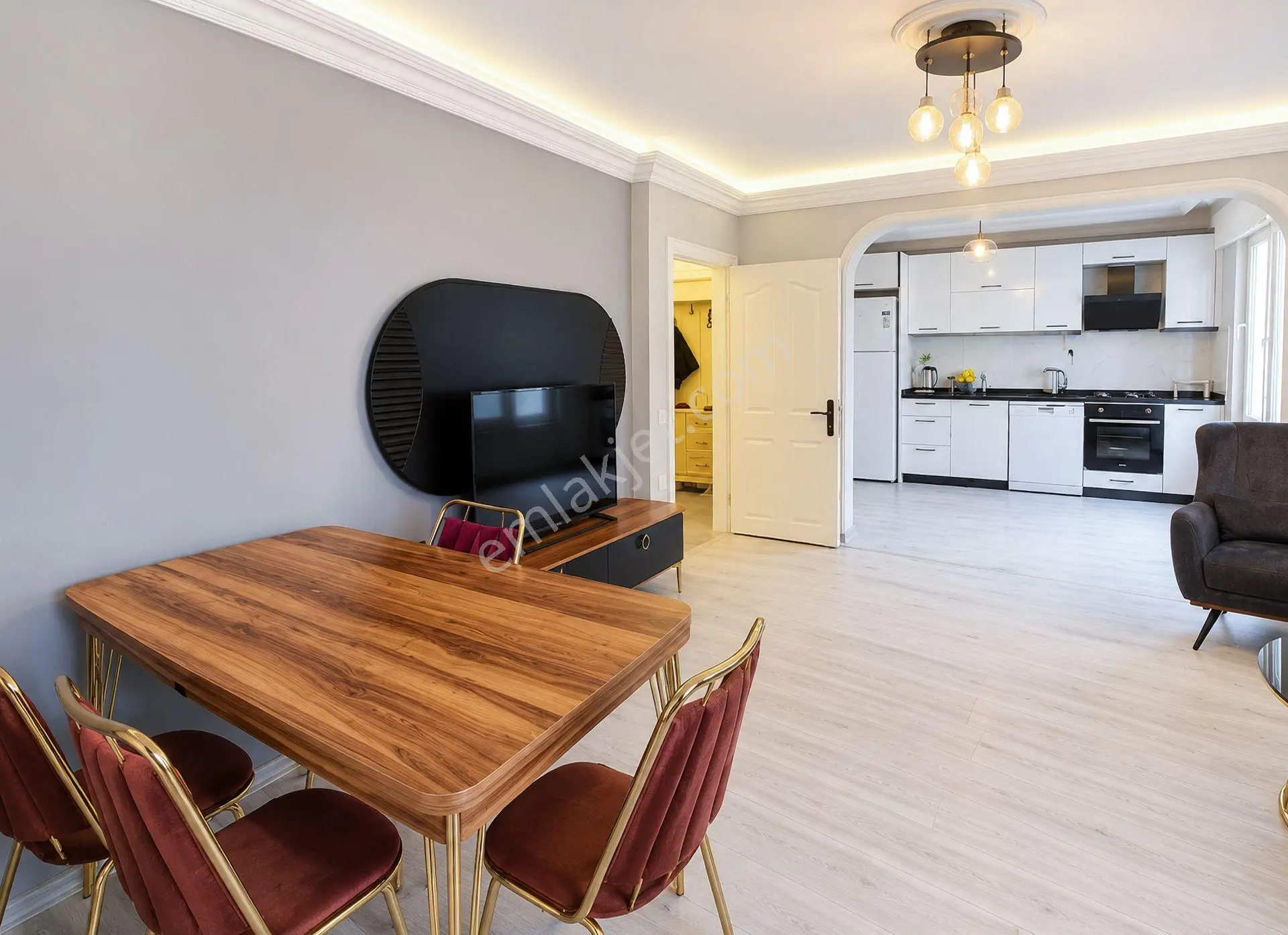 Kleopatra'da Denize Yakın Havuzlu Binada Eşyalı 2+1 Daire — fotoğraf 3