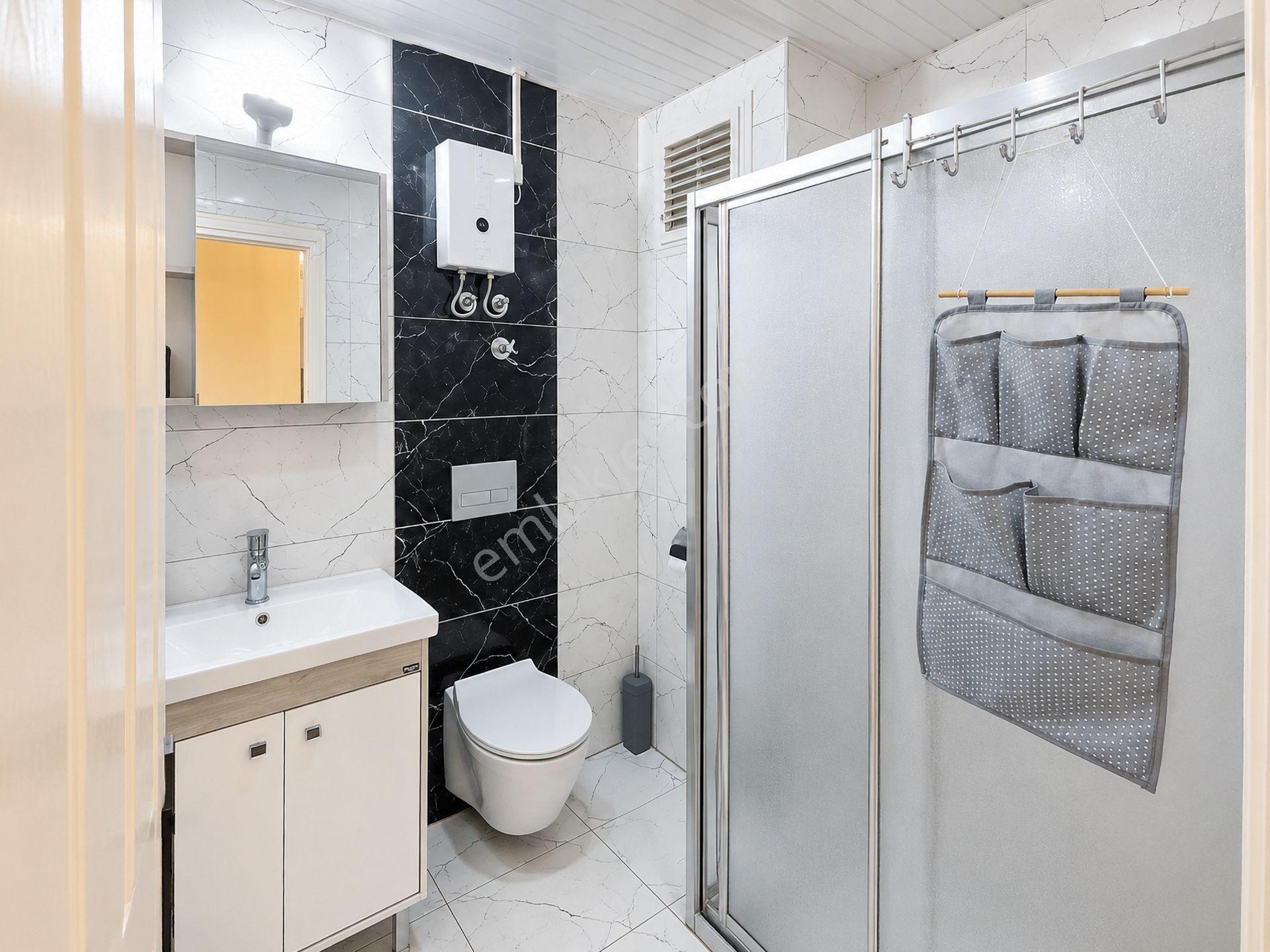 Kleopatra'da Denize Yakın Havuzlu Binada Eşyalı 2+1 Daire — fotoğraf 13