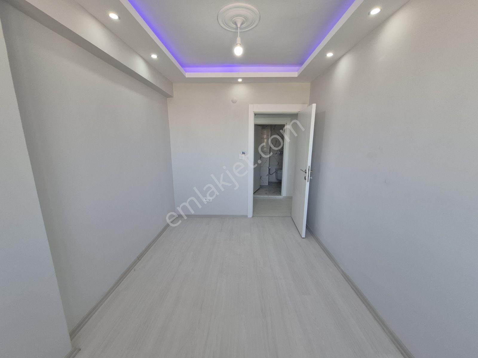 Sultaniye'de Önü Kapanmaz Çok Geniş En Üst Kat2+1 Satılık Daire — fotoğraf 11