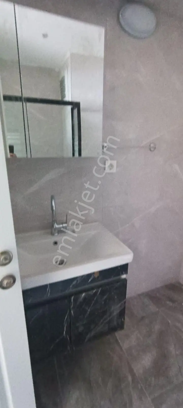 Ender Uysal Gayrimenkulden Kınıklı Bursa Caddesinde Satılık Asansörlü 2+1 Uygun Daire.. — fotoğraf 21