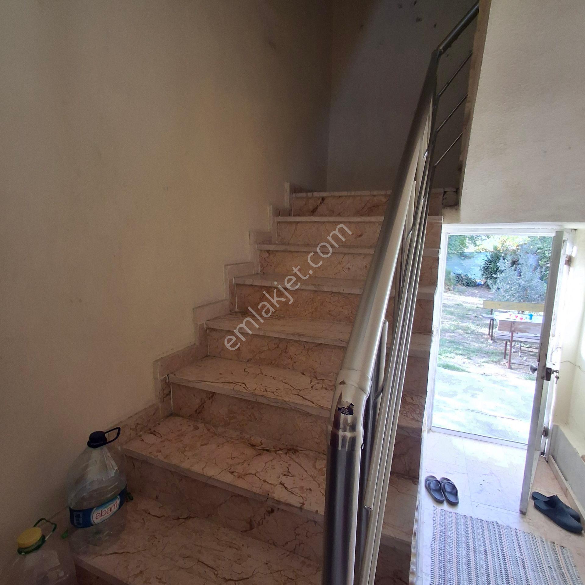 T.dağ Muratlı Muradiye Mah.de 2 Katlı Toplam Alanı 272 M2 Brüt Olan Müstakil Bahçeli Satılık Bina — fotoğraf 18