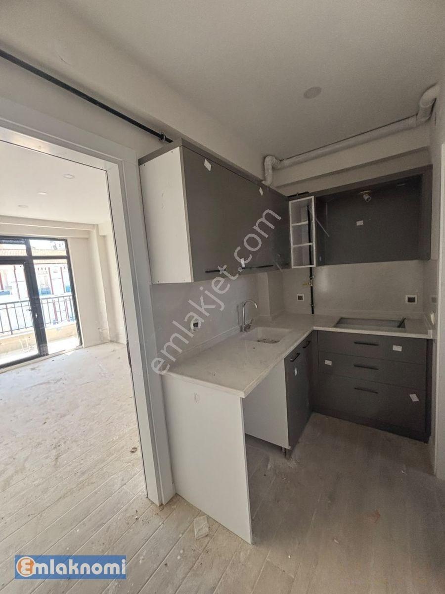 Emlaknomi'den İbrahim Hakkı Konyalı Mahallesinde Sıfır Satılık 1+1 Apartlar — fotoğraf 9