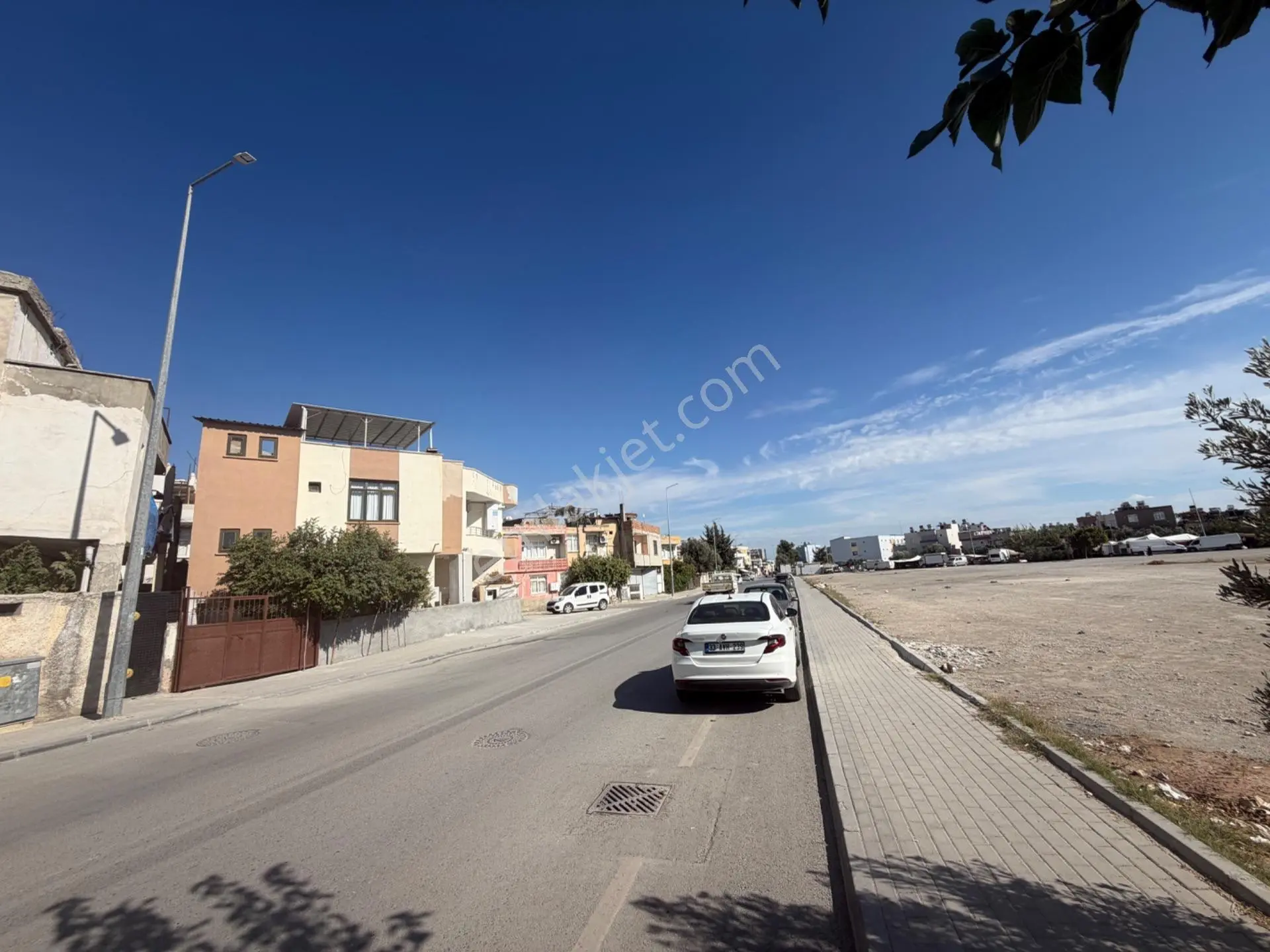 Güven Emlak’tan Mithatpaşa’da Nadir Fırsat! 3 Daire + Dükkan Tek Tapuda — fotoğraf 3