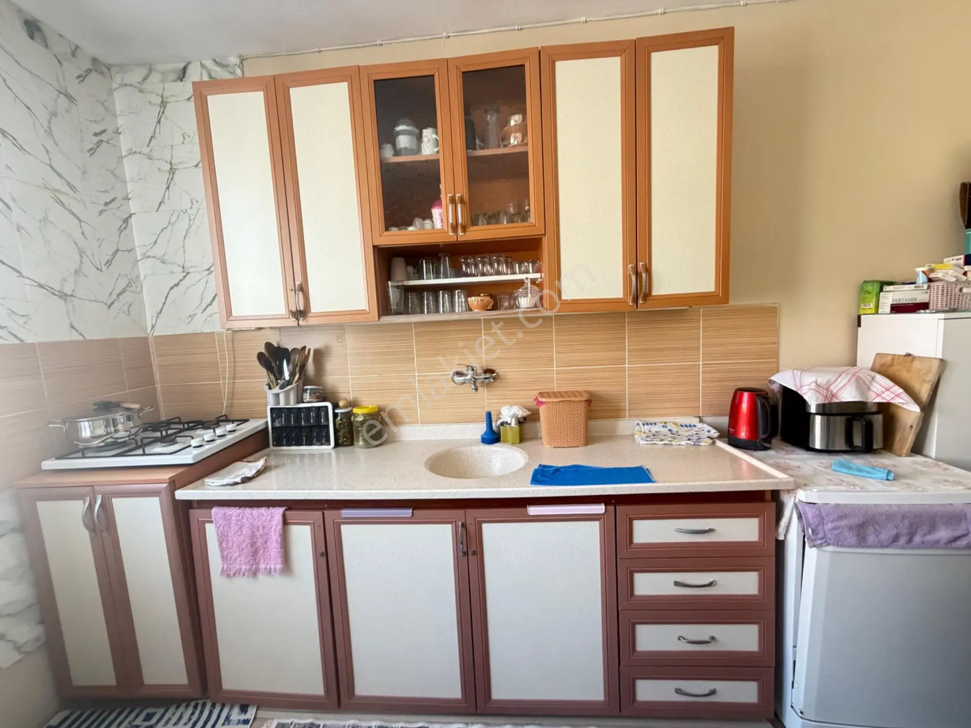 Güven Emlak’tan Mithatpaşa’da Nadir Fırsat! 3 Daire + Dükkan Tek Tapuda — fotoğraf 21