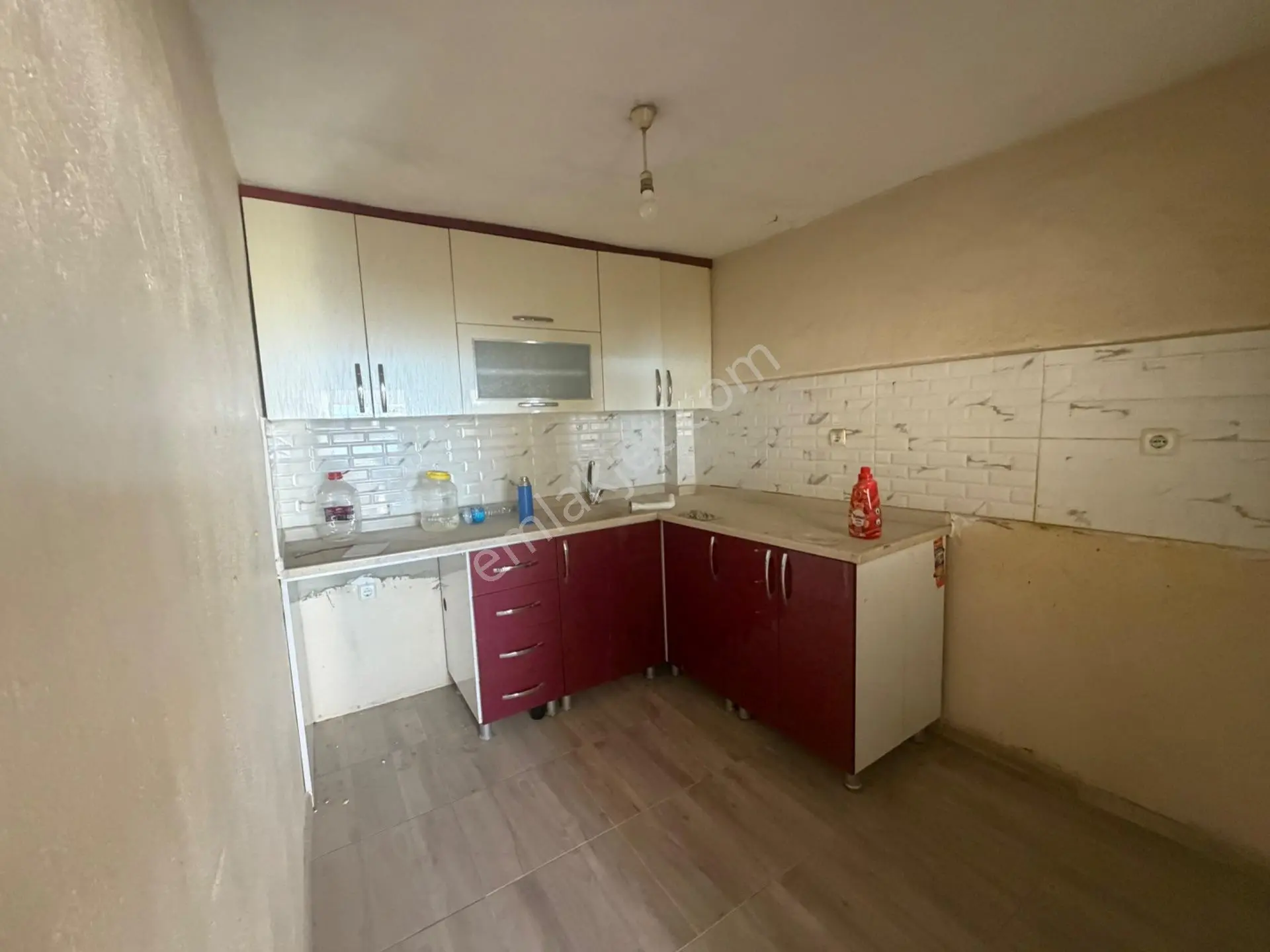 Güven Emlak’tan Mithatpaşa’da Nadir Fırsat! 3 Daire + Dükkan Tek Tapuda — fotoğraf 35