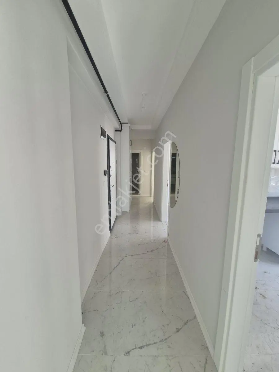 Kelebek Çayırında Satılık 2+1 Arakat Fırsat Daire — fotoğraf 4