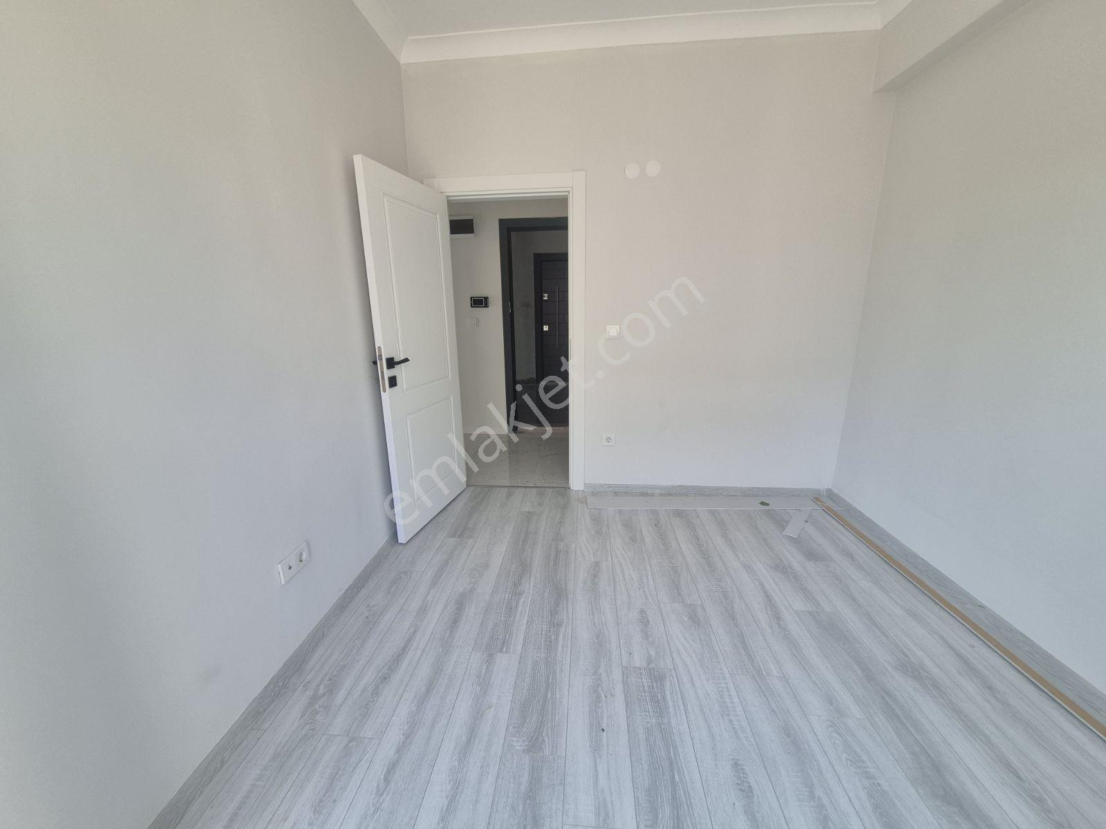 Kelebek Çayırında Satılık 2+1 Arakat Fırsat Daire — fotoğraf 10