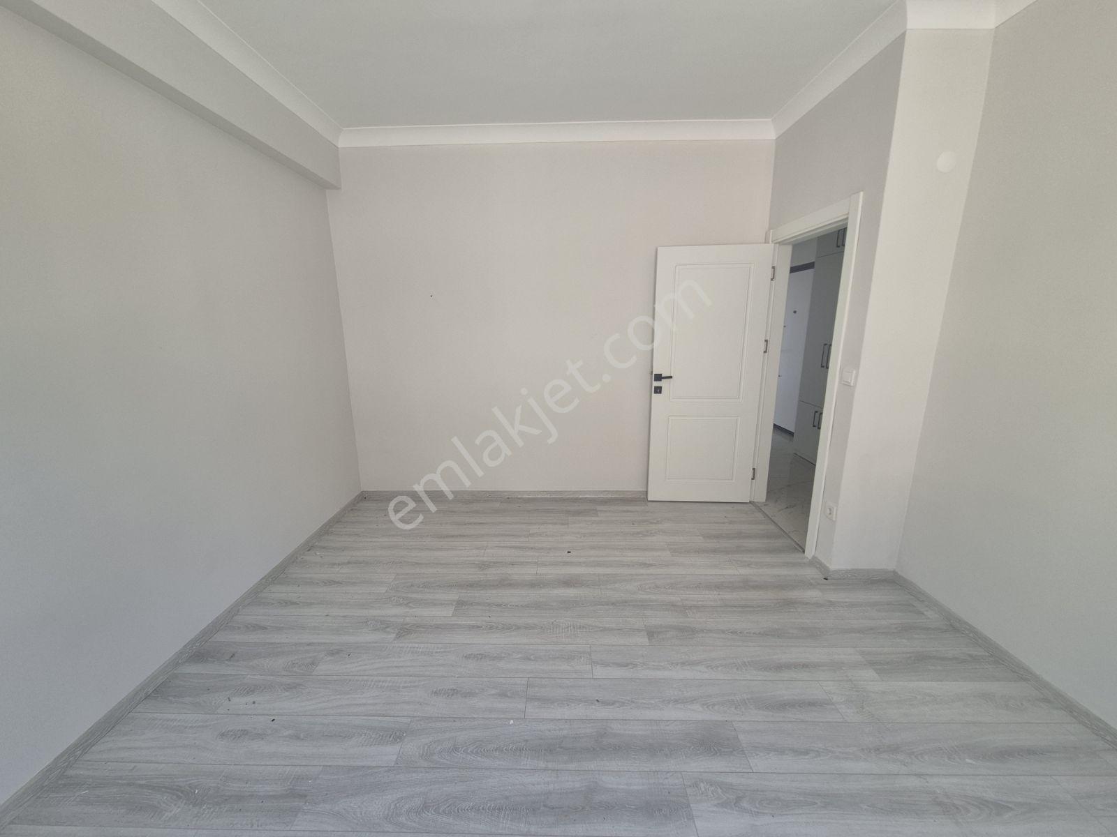 Kelebek Çayırında Satılık 2+1 Arakat Fırsat Daire — fotoğraf 17