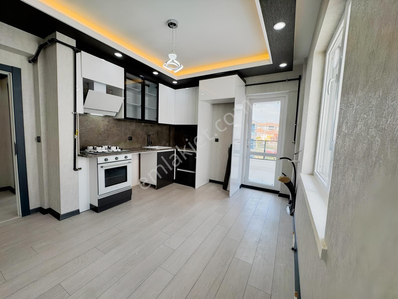 Fevzi Çakmak Mah.3+1 Asansörlü G.odalı E.banyolu Daire — fotoğraf 2