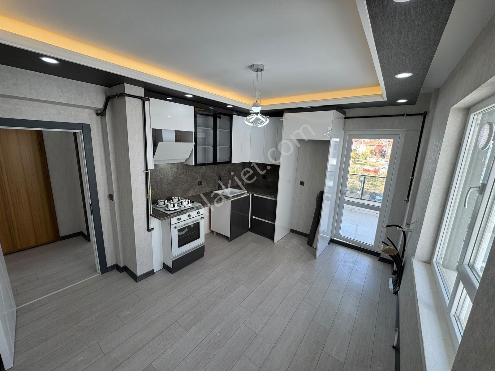 Fevzi Çakmak Mah.3+1 Asansörlü G.odalı E.banyolu Daire — fotoğraf 3