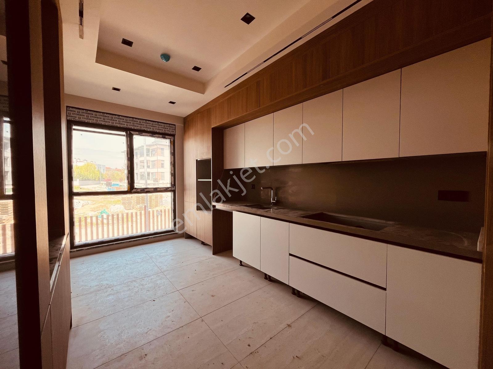 Rw Detay Batıkentin En Prestijli Sitesinde Özel Garajlı Lüks 3+1 — fotoğraf 22