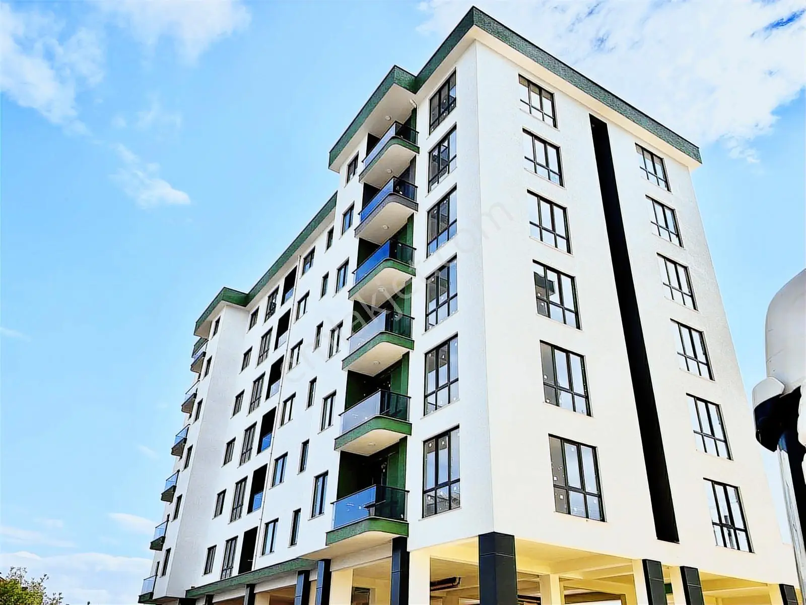 Sancaktepe Çekmeköy Sınırı Cadde Üzeri Satılık 130 M2 3+1 Daire — fotoğraf 3