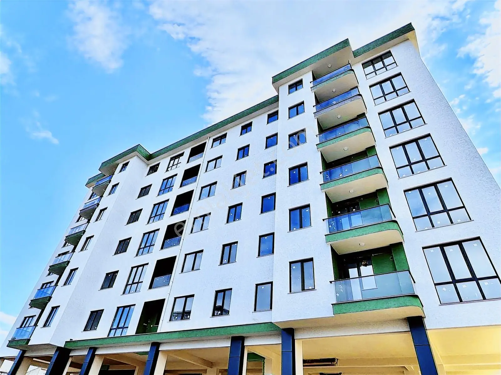 Sancaktepe Çekmeköy Sınırı Cadde Üzeri Satılık 130 M2 3+1 Daire — fotoğraf 4