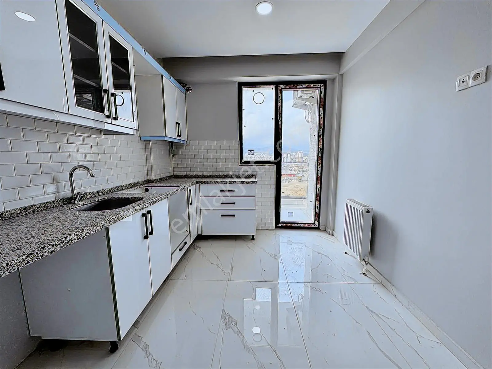 Sancaktepe Çekmeköy Sınırı Cadde Üzeri Satılık 130 M2 3+1 Daire — fotoğraf 12