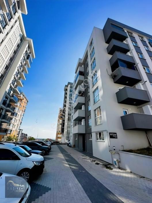 Şükrü Paşada Acil Satılık 1+1 4 Yılık İskanlı Kiracılı Lüx Daire — fotoğraf 2