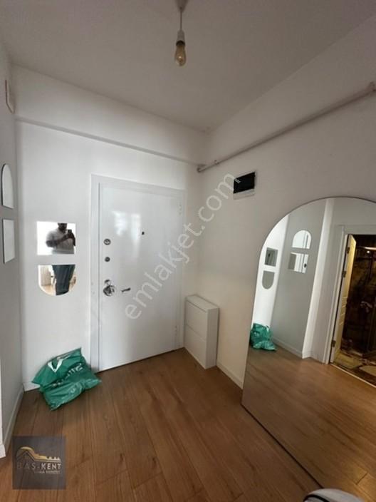 Şükrü Paşada Acil Satılık 1+1 4 Yılık İskanlı Kiracılı Lüx Daire — fotoğraf 9