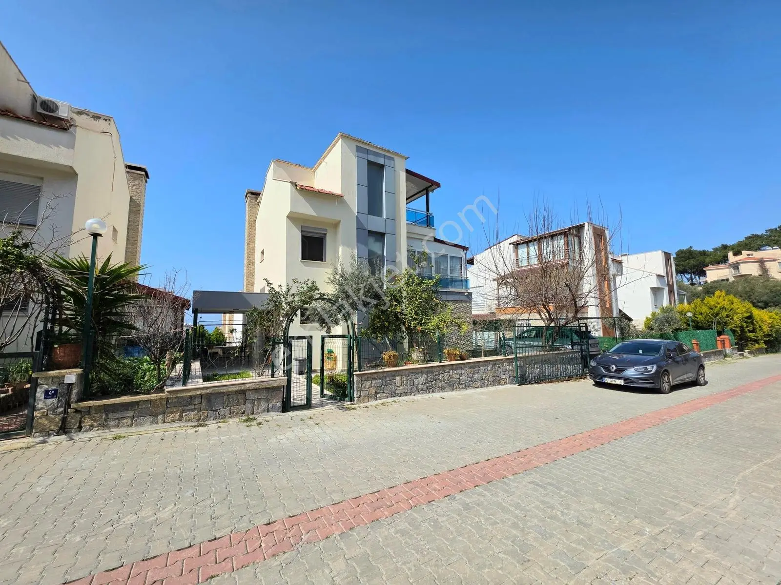 Kuşadası Marina Bölgesinde Deniz Manzaralı Geniş Satılık Villa — fotoğraf 4