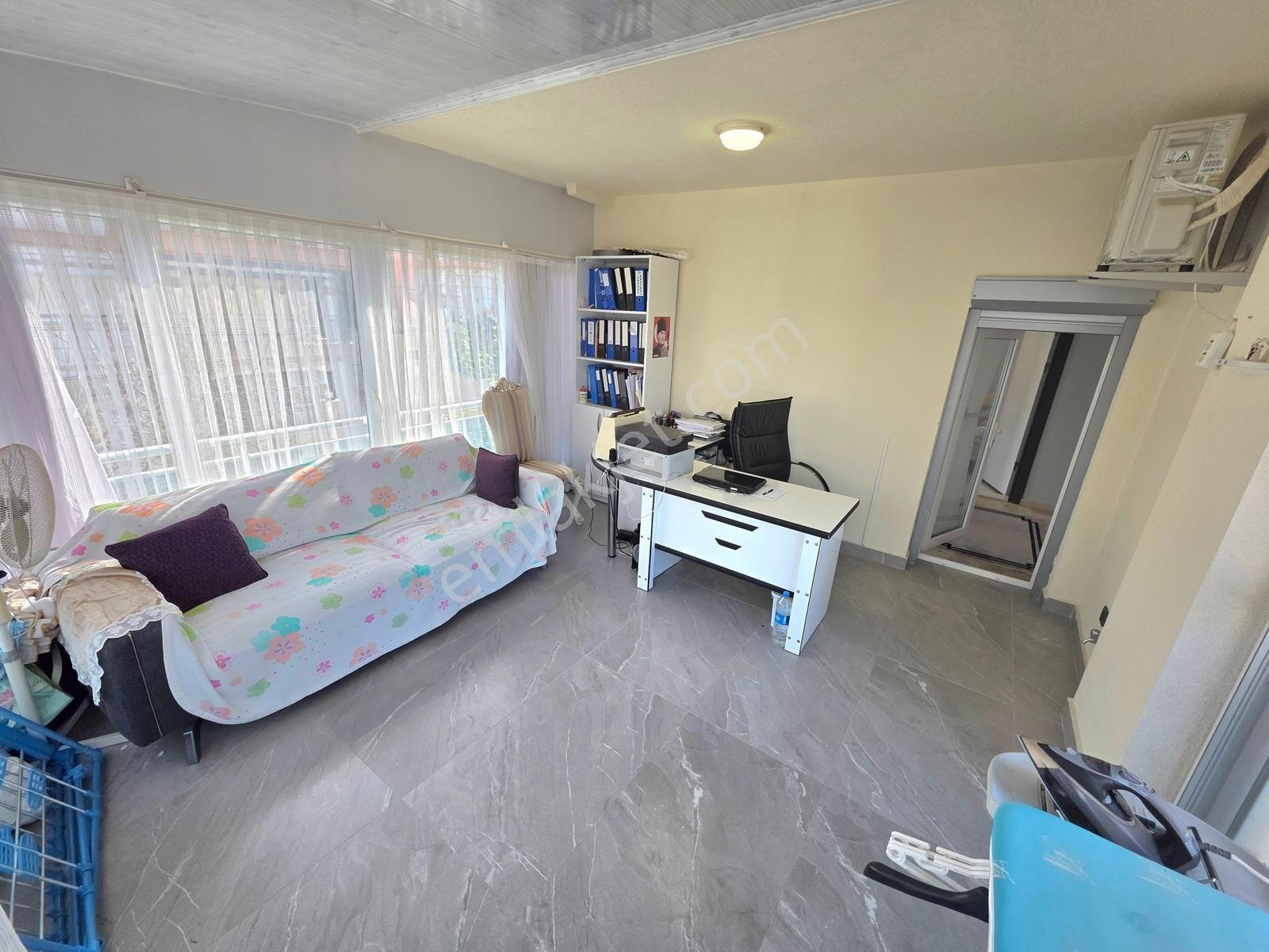 Kuşadası Marina Bölgesinde Deniz Manzaralı Geniş Satılık Villa — fotoğraf 24