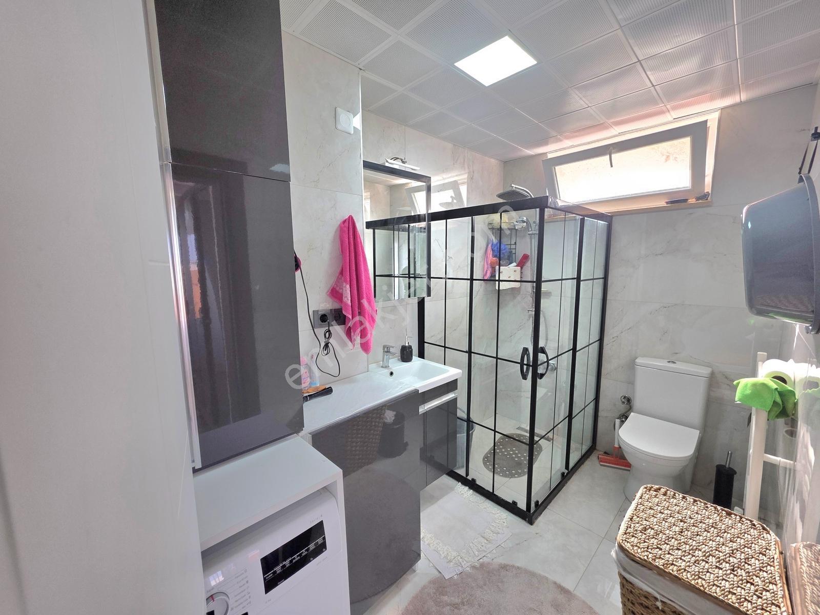 Kuşadası Marina Bölgesinde Deniz Manzaralı Geniş Satılık Villa — fotoğraf 28