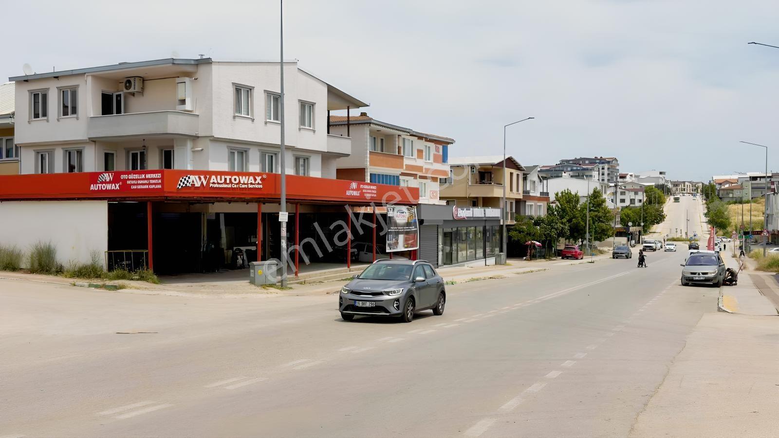 Akram'dan Güneştepe Cadde Üzeri Köşe Bina — fotoğraf 2