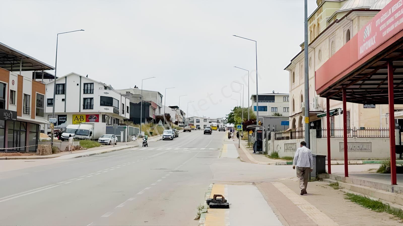 Akram'dan Güneştepe Cadde Üzeri Köşe Bina — fotoğraf 8