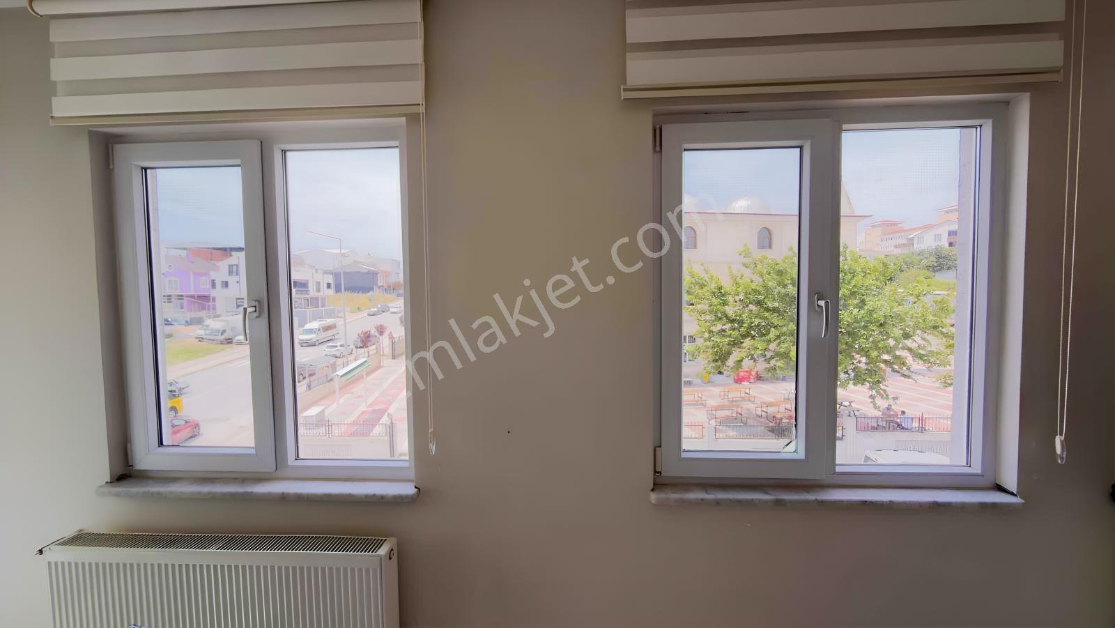 Akram'dan Güneştepe Cadde Üzeri Köşe Bina — fotoğraf 16