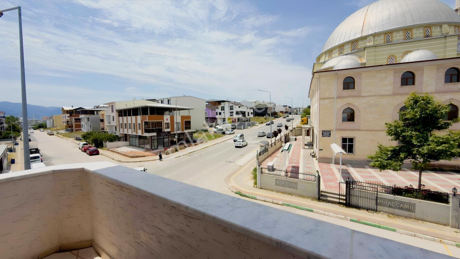 Akram'dan Güneştepe Cadde Üzeri Köşe Bina — fotoğraf 18