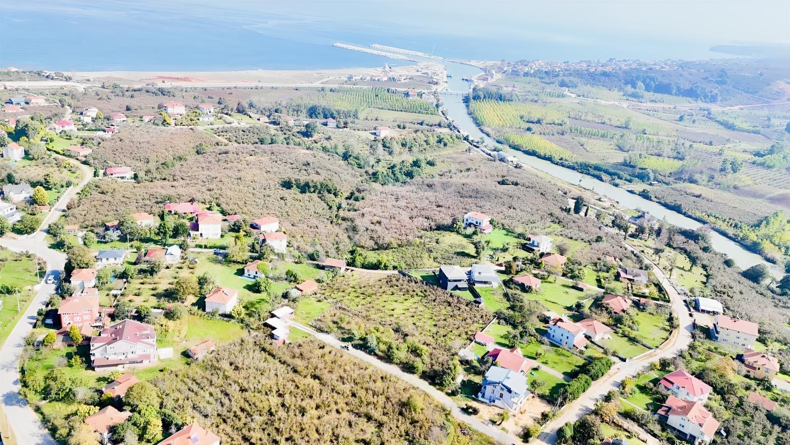 Balcıoğlundan Caferiye'de Deniz Ve Göl Manzaralı İmarlı Arsalar — fotoğraf 7