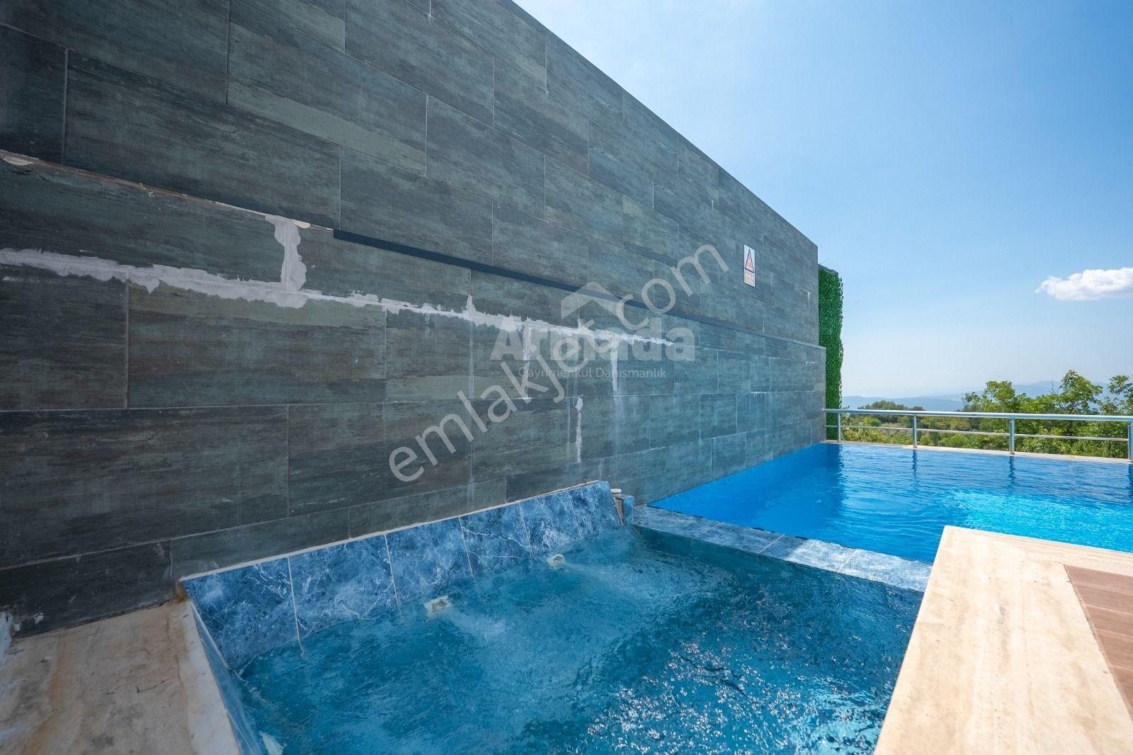 Muğla-Yakaköyde 3+1 Satılık Taş Villa