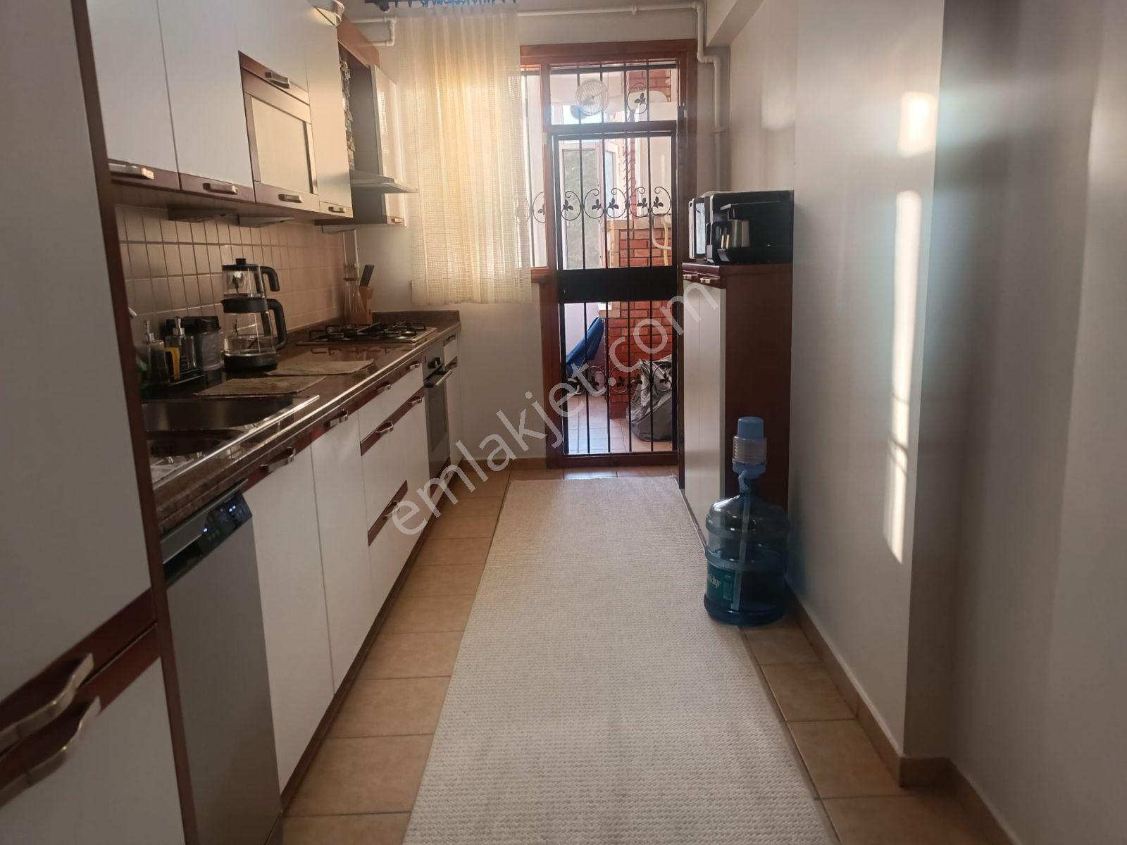 Bakırköy Zuhuratbaba Da 3+1 130m2 Bürüt Kullanım Alanlı Daire — fotoğraf 2