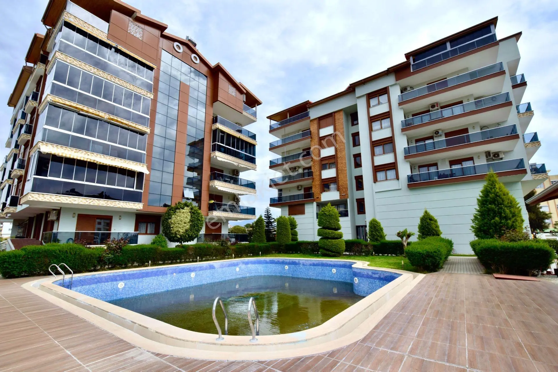 Gazipaşa Merkezde İstiklal Mah. Cılızlar Sitesinde 2+1 Daire