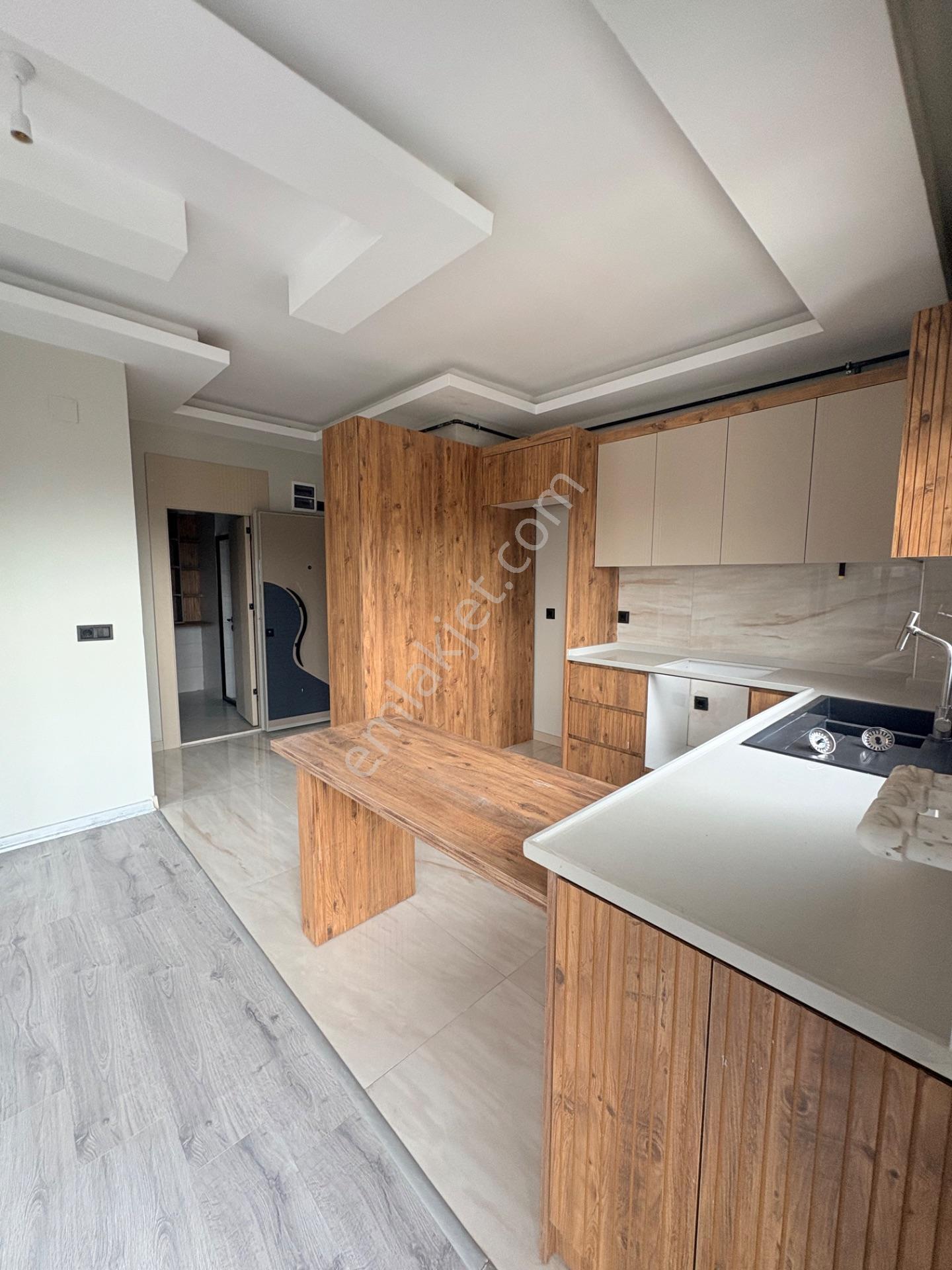 Eşsiz Manzarası Ve Geniş Terasıyla Satılık 1+1 Daire 4.750.000 Tl — fotoğraf 10