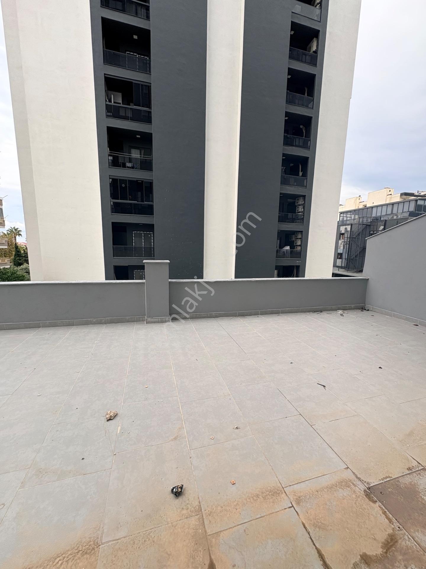 Eşsiz Manzarası Ve Geniş Terasıyla Satılık 1+1 Daire 4.750.000 Tl — fotoğraf 14