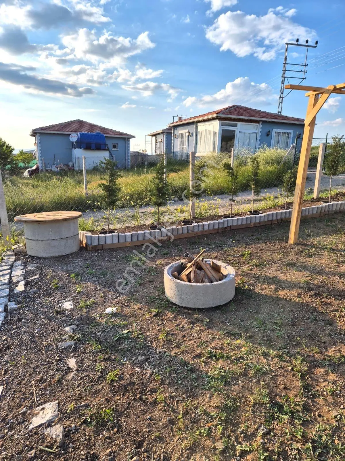 Aydıncık'ta 800m2 Arsa İçin'de 2+1 Evli Elektirik Su Aktif Bahçe — fotoğraf 2