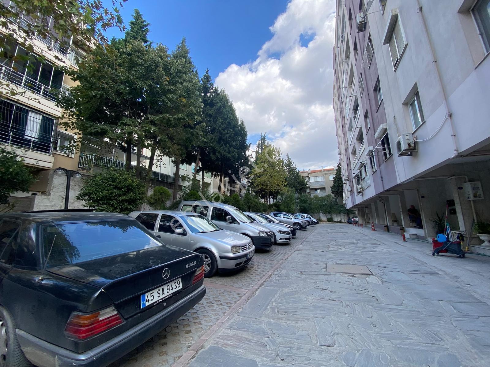 Emek Sitesinde Arakat Asansörlü Otoparklı Kapıcılı Kilerli Daire — fotoğraf 4