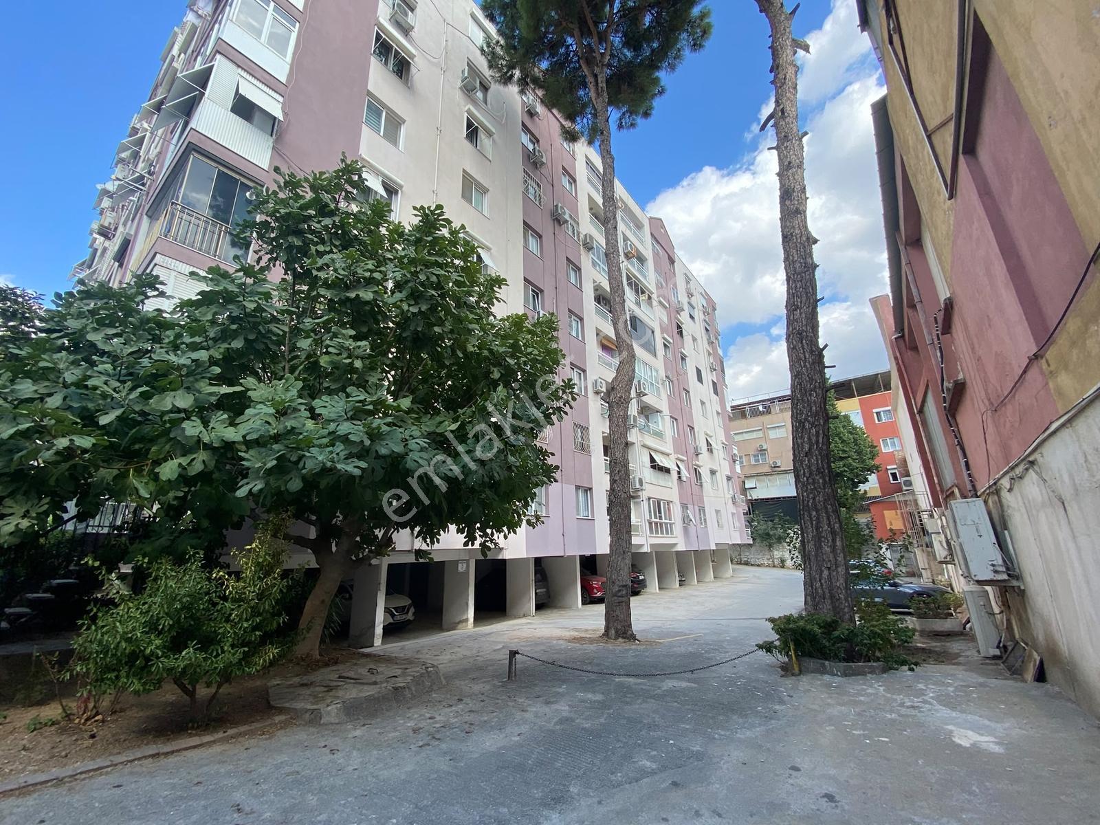 Emek Sitesinde Arakat Asansörlü Otoparklı Kapıcılı Kilerli Daire — fotoğraf 13