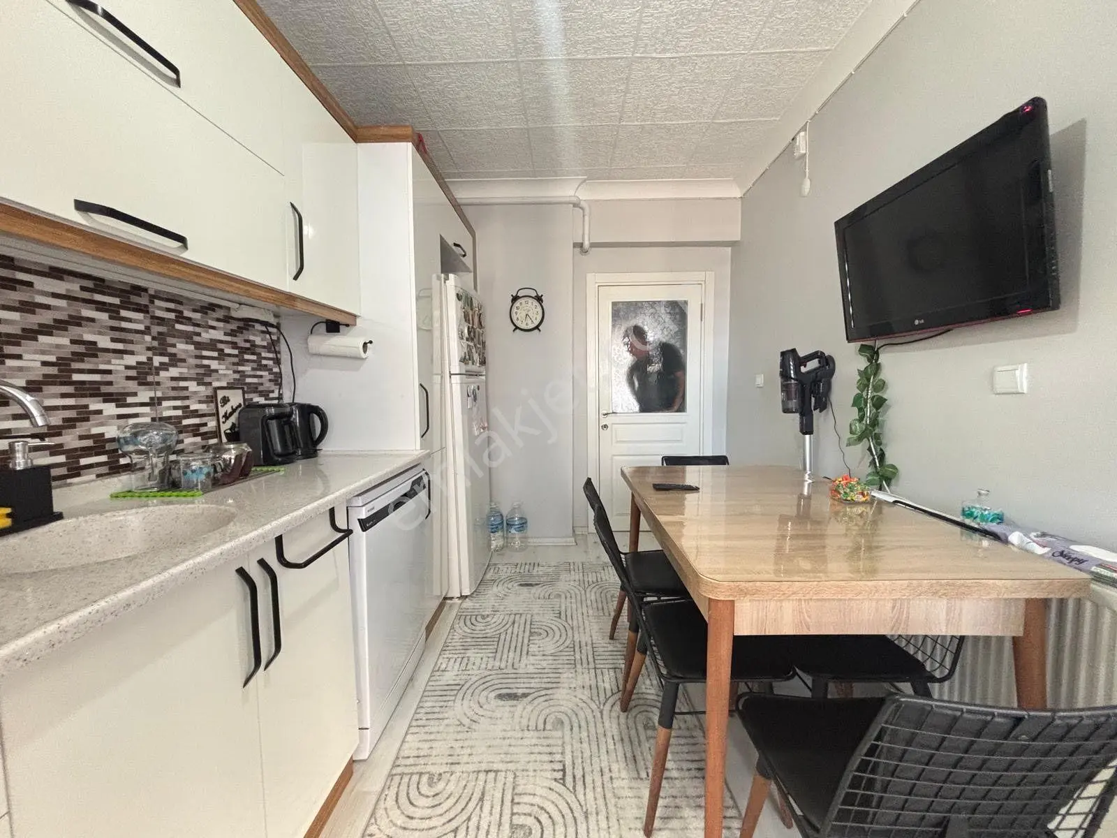 ▀▄mera Emlaktan Atatürk Mh. Ayrı Mutfaklı 3+1 140m2 Acil Daire — fotoğraf 3