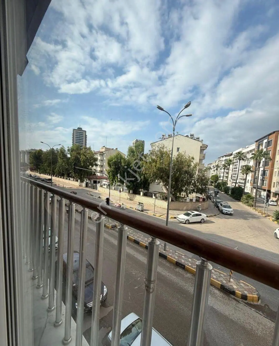 Fener Caddesi Üzerinde Geniş Ve Konforlu Satılık 4+1 Daire — fotoğraf 2