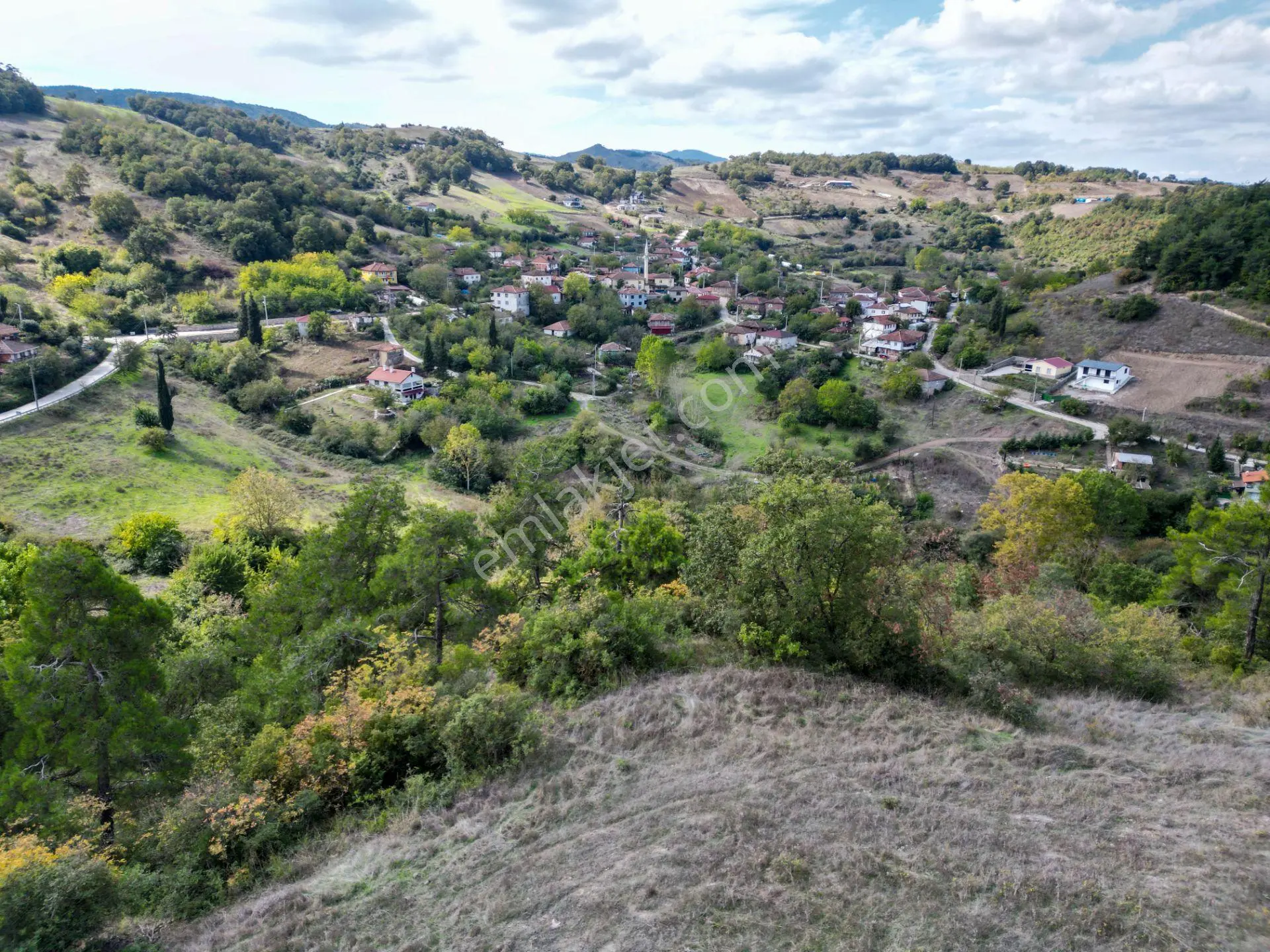 Uzmanlar'dan Karamürsel Çamdibi Satılık 2756 M2 %5 İmarlı Tarla — fotoğraf 2
