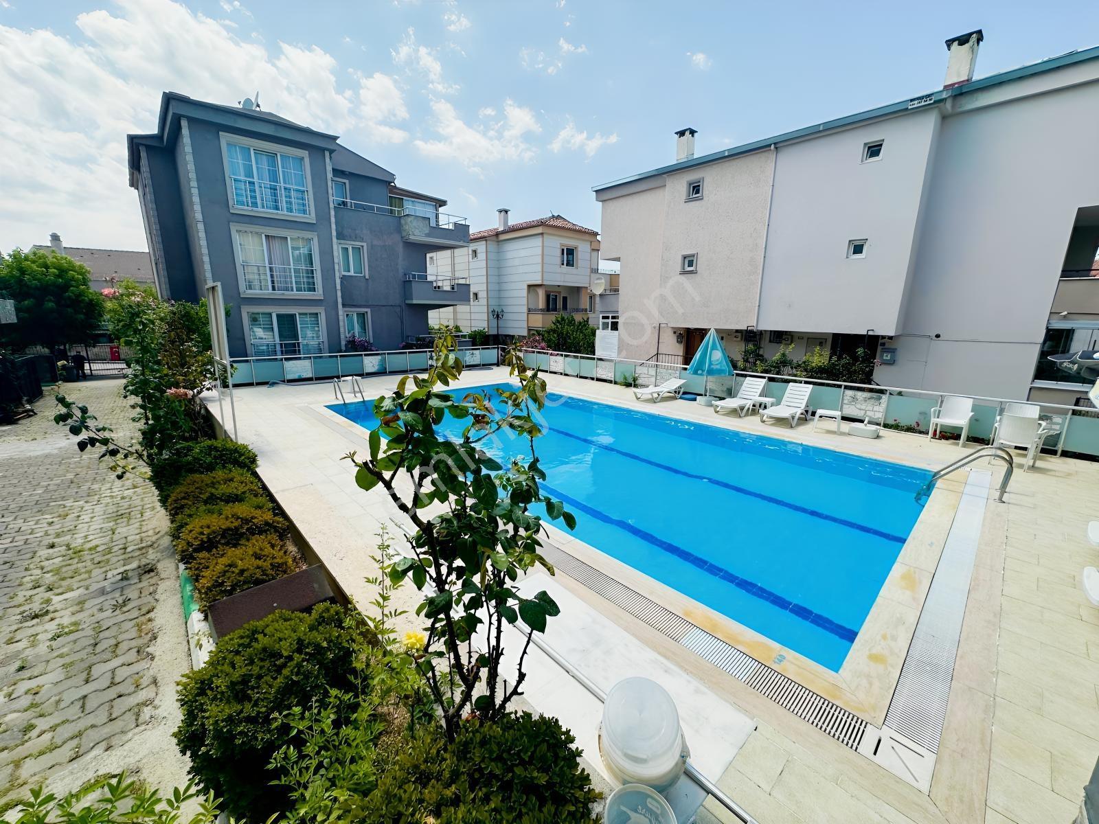Beşevler Kültür'de | Havuzlu Site Özel Bahçeli 5+2 Satılık Villa — fotoğraf 2