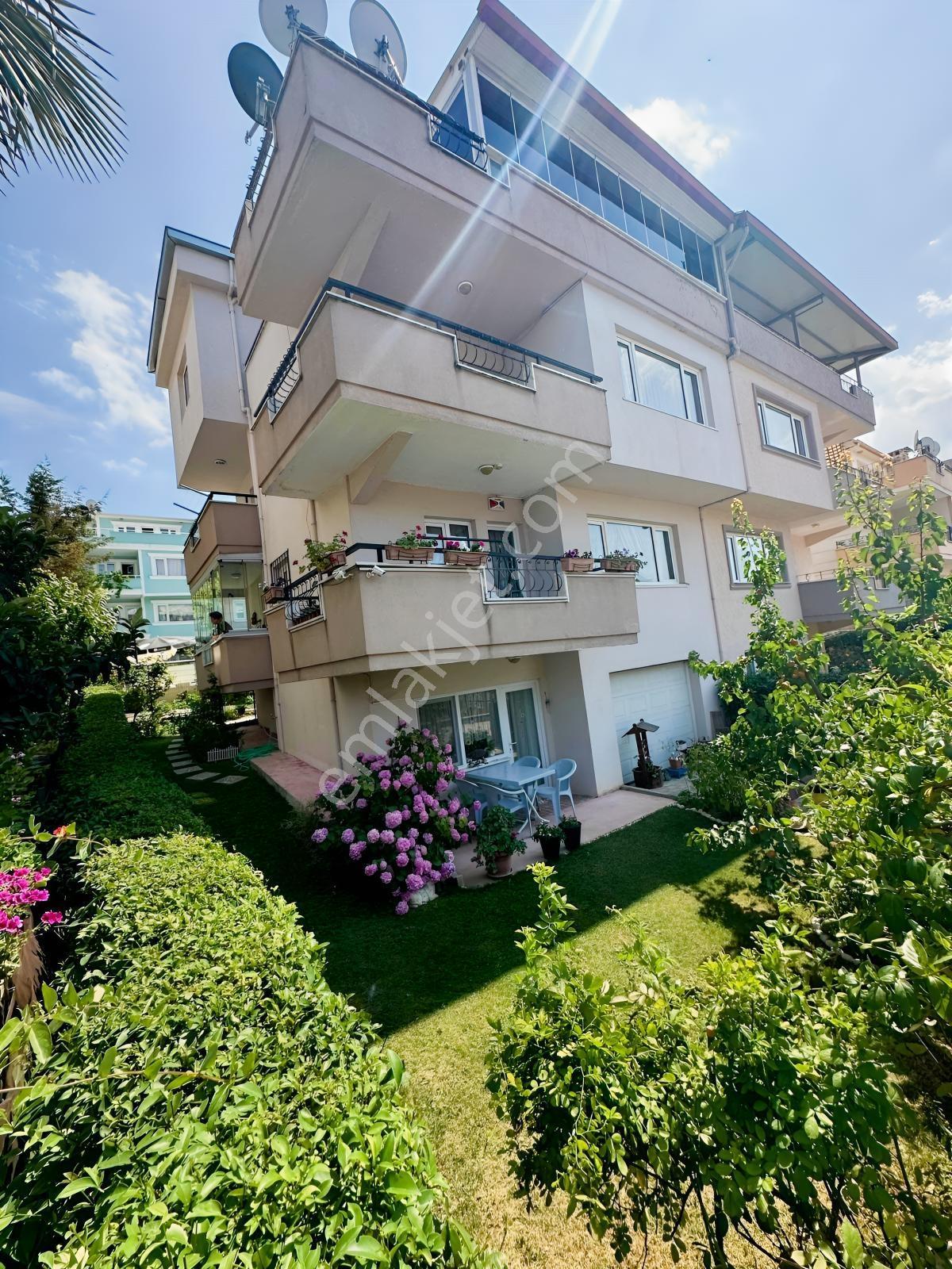 Beşevler Kültür'de | Havuzlu Site Özel Bahçeli 5+2 Satılık Villa — fotoğraf 3