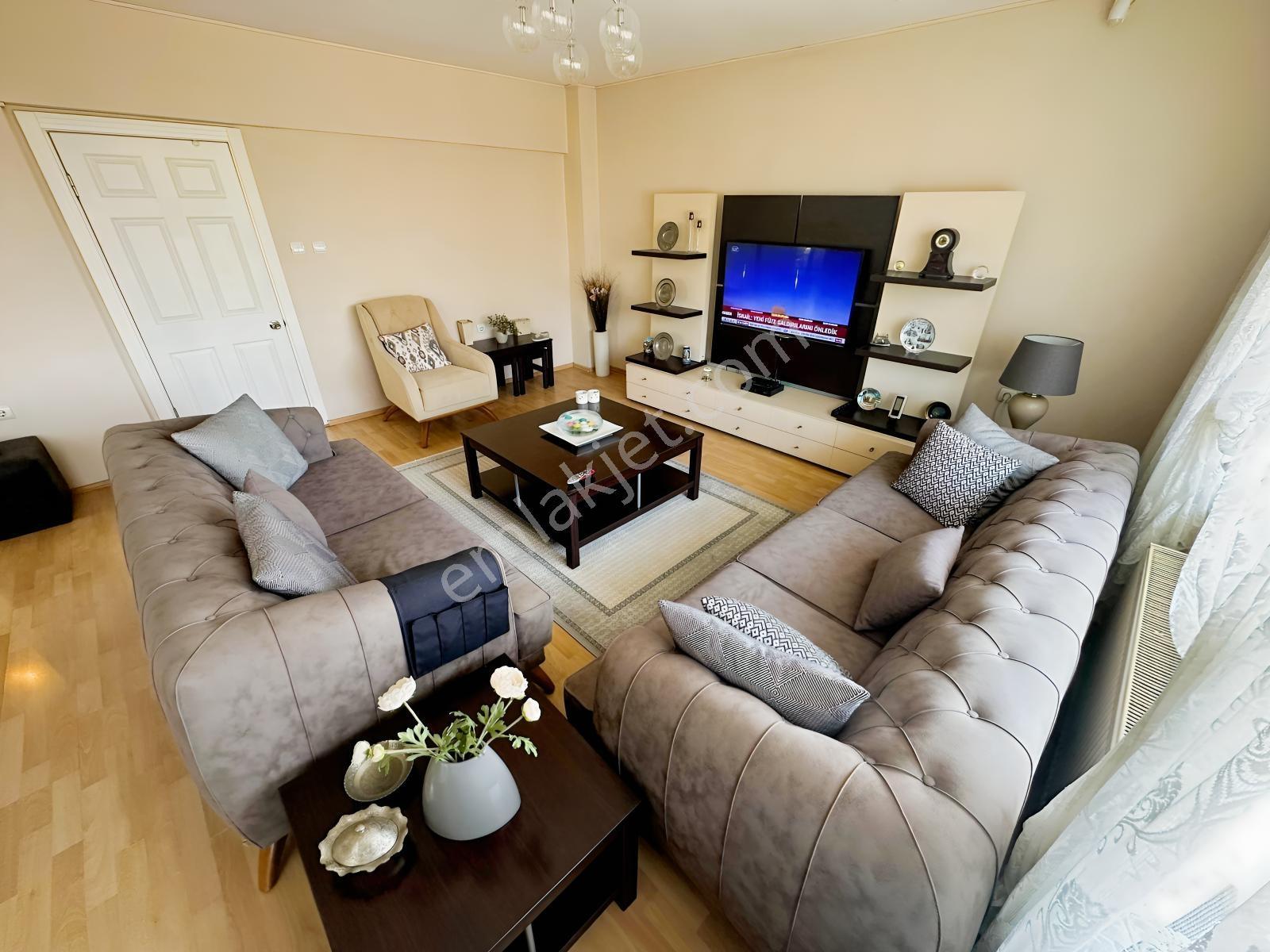 Beşevler Kültür'de | Havuzlu Site Özel Bahçeli 5+2 Satılık Villa — fotoğraf 5