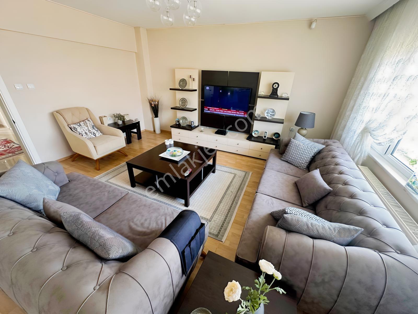 Beşevler Kültür'de | Havuzlu Site Özel Bahçeli 5+2 Satılık Villa — fotoğraf 8