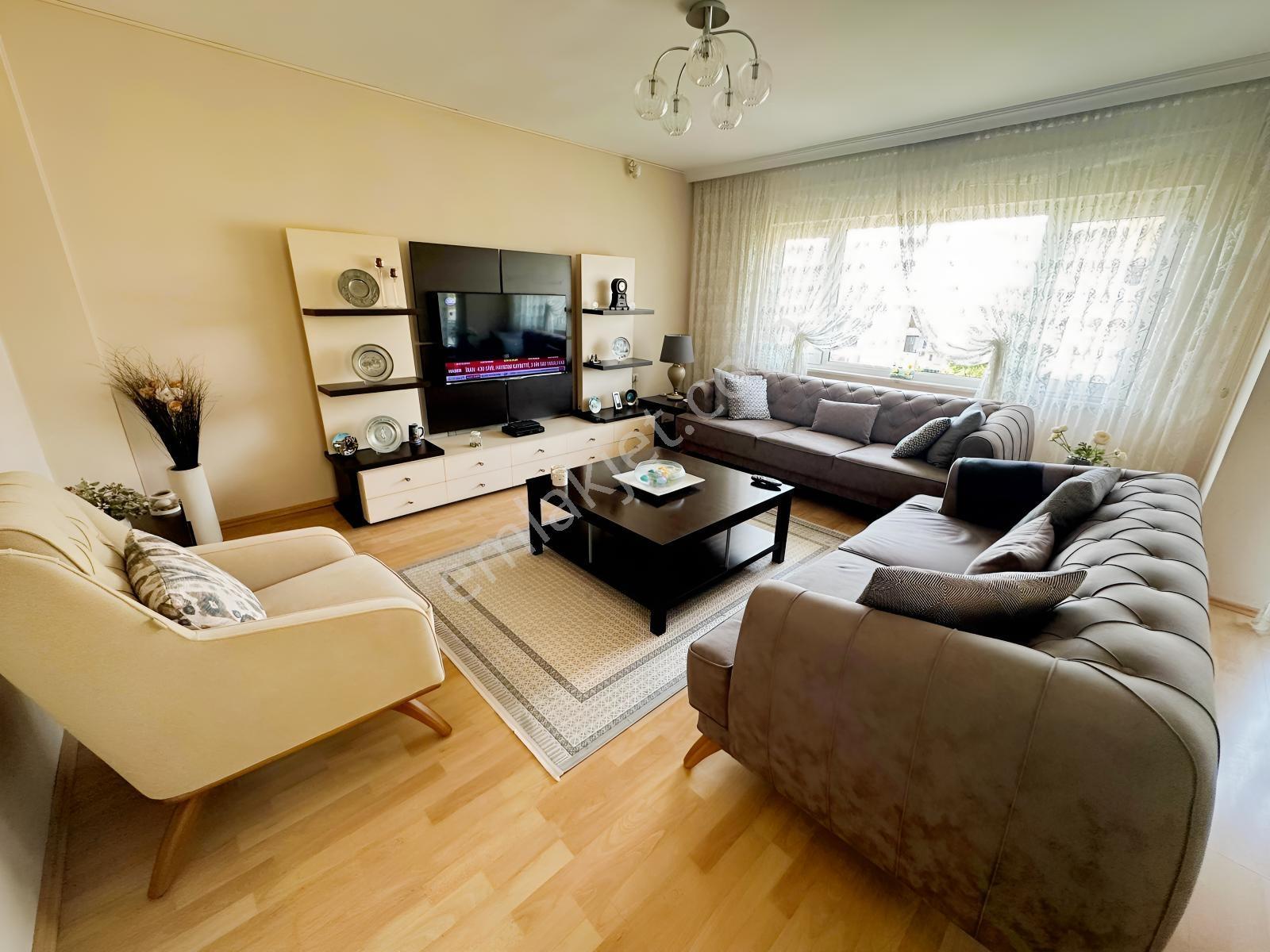 Beşevler Kültür'de | Havuzlu Site Özel Bahçeli 5+2 Satılık Villa — fotoğraf 9