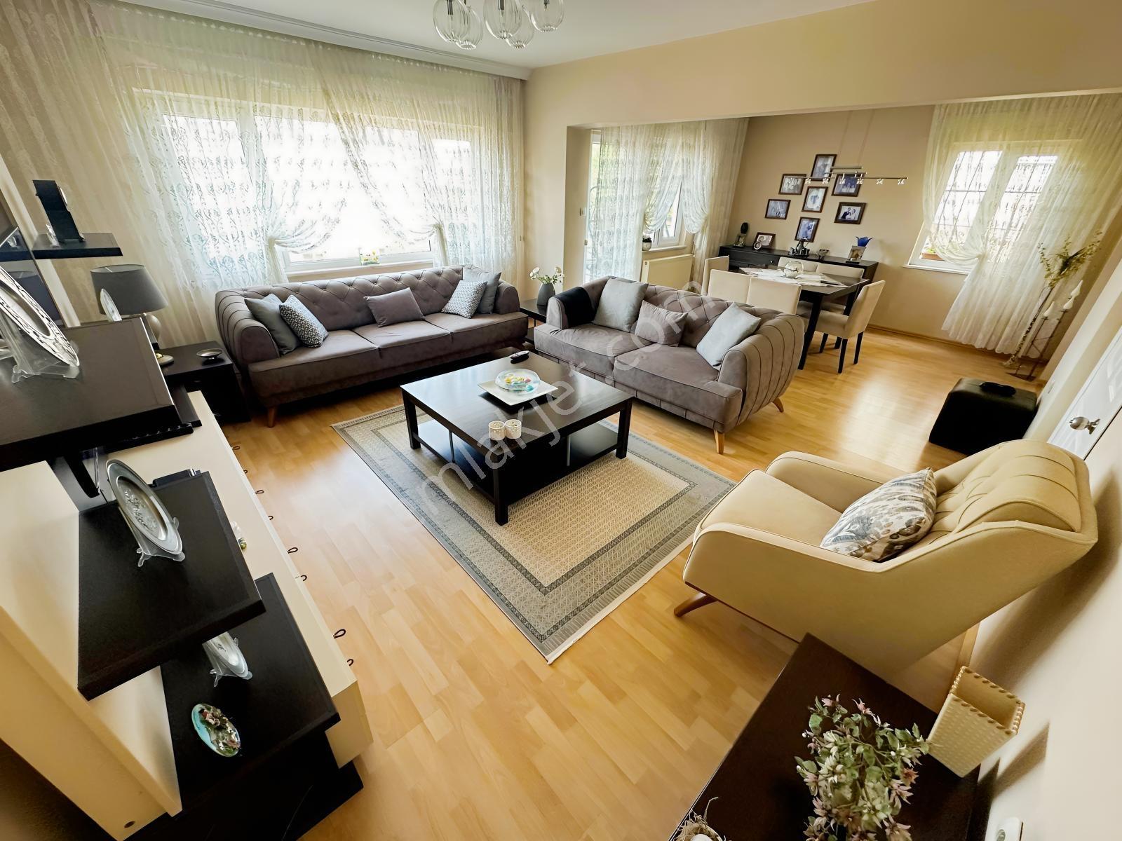 Beşevler Kültür'de | Havuzlu Site Özel Bahçeli 5+2 Satılık Villa — fotoğraf 10