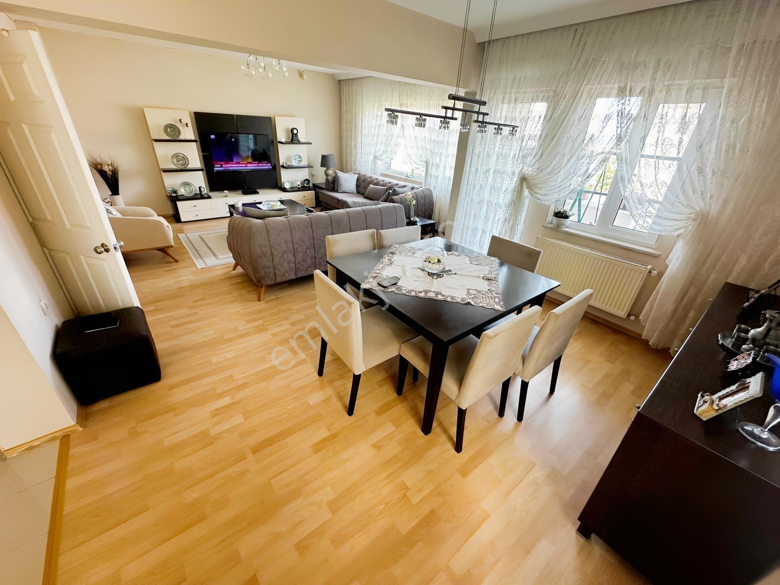 Beşevler Kültür'de | Havuzlu Site Özel Bahçeli 5+2 Satılık Villa — fotoğraf 11