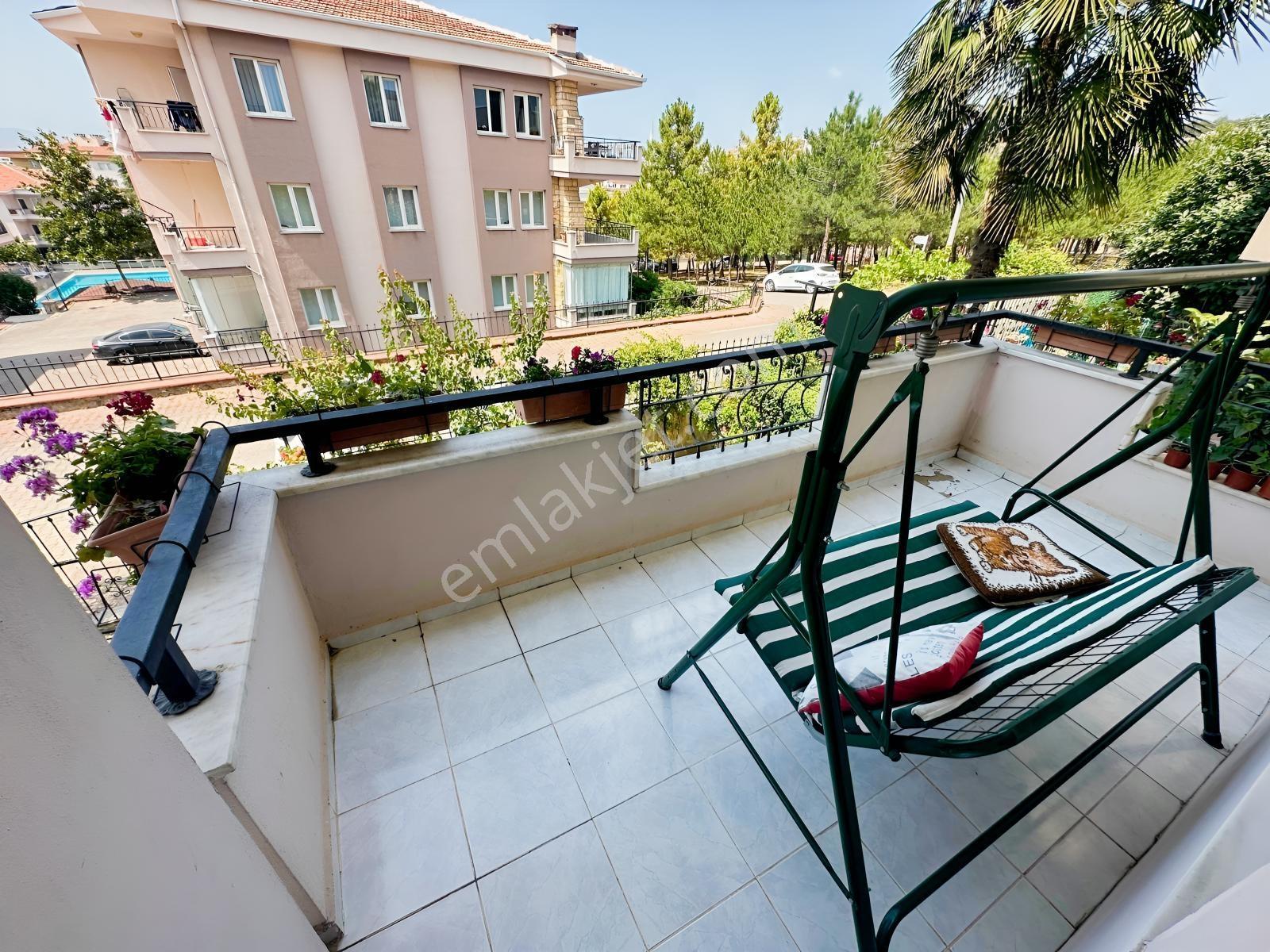 Beşevler Kültür'de | Havuzlu Site Özel Bahçeli 5+2 Satılık Villa — fotoğraf 13