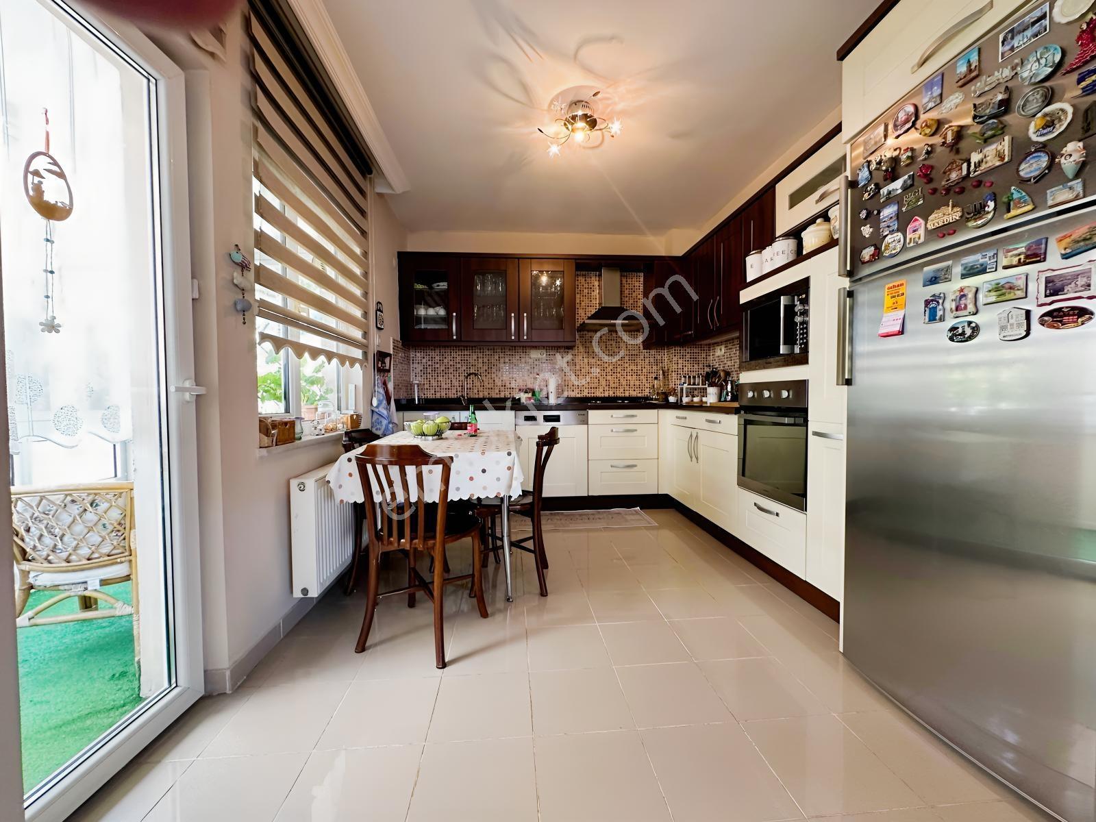 Beşevler Kültür'de | Havuzlu Site Özel Bahçeli 5+2 Satılık Villa — fotoğraf 15