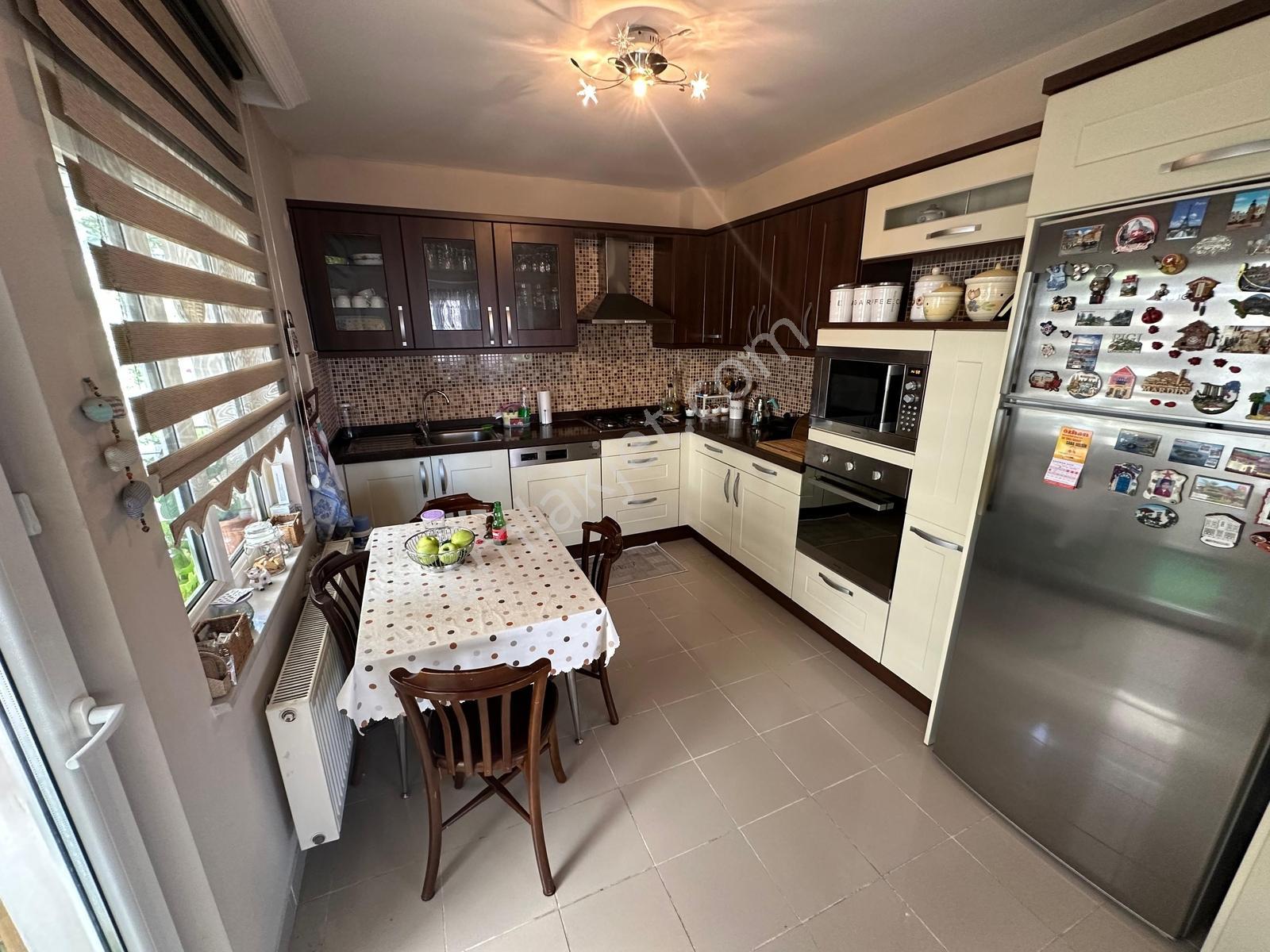 Beşevler Kültür'de | Havuzlu Site Özel Bahçeli 5+2 Satılık Villa — fotoğraf 16