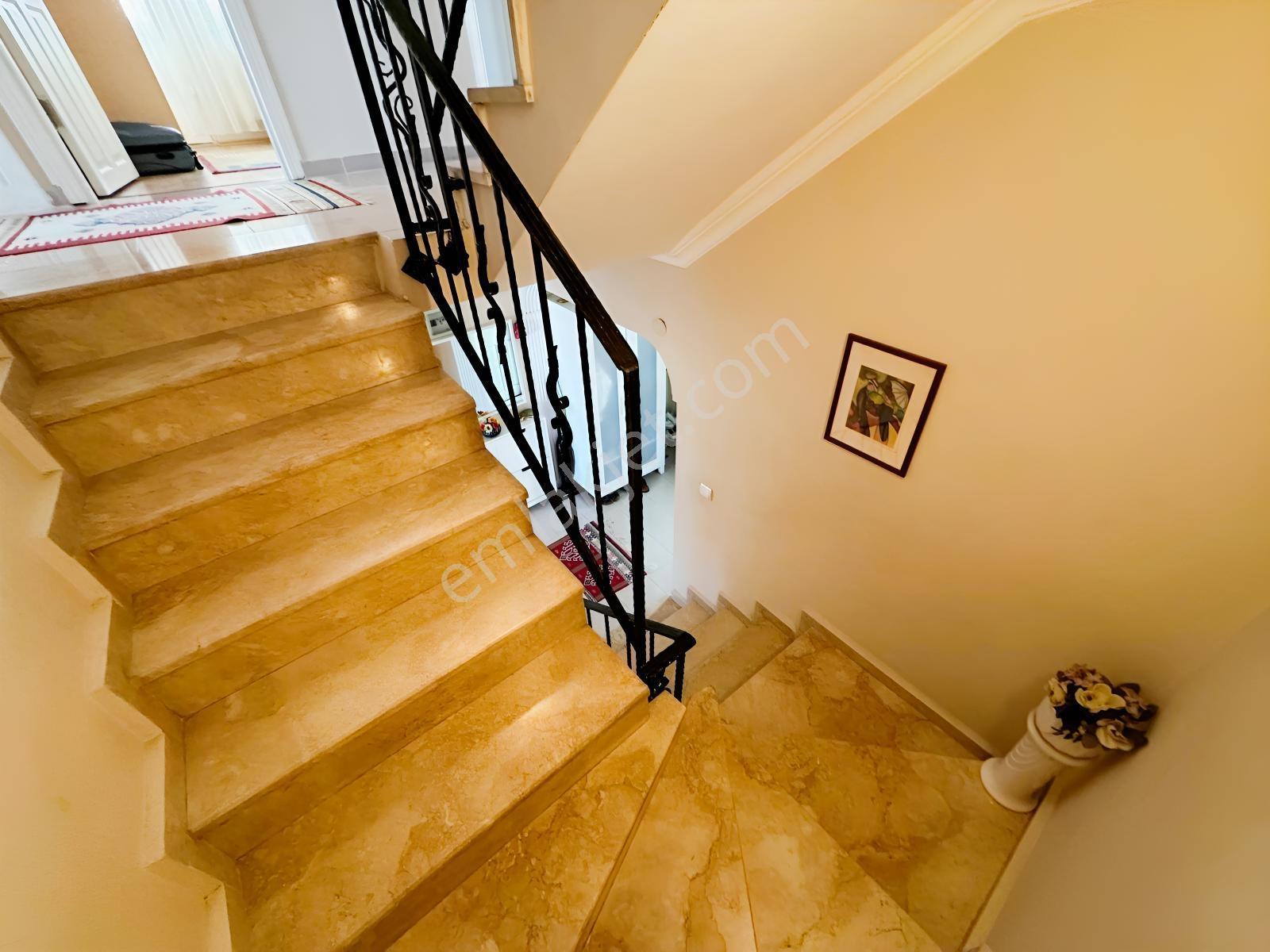 Beşevler Kültür'de | Havuzlu Site Özel Bahçeli 5+2 Satılık Villa — fotoğraf 21